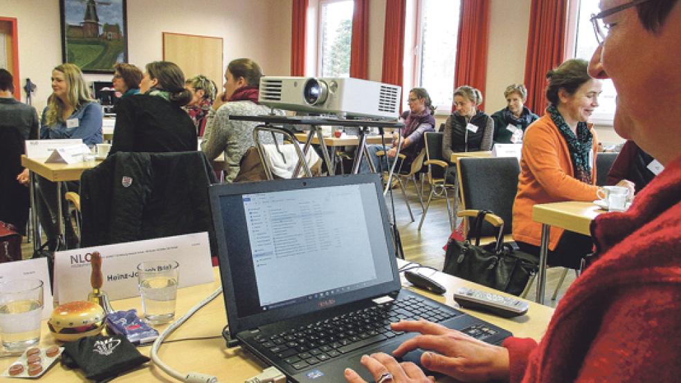 Antje und Joseph Brink vom Leitungsteam des Niedersächsischen Landesinstitutes für schulische Qualitätsentwicklung in Hildesheim informierten während einer Fortbildungsveranstaltung in Wymeer über das Thema »Inklusion«. © Foto: Gerhard Fey