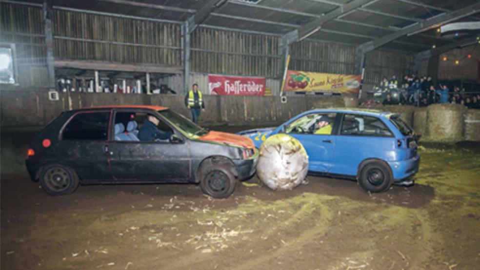 Viel fahrerisches Können erfordete es, den Ball in das gegnerische Tor zu manövrieren. Viel Action war da für die Zuschauer garantiert. © Fotos: Klemmer