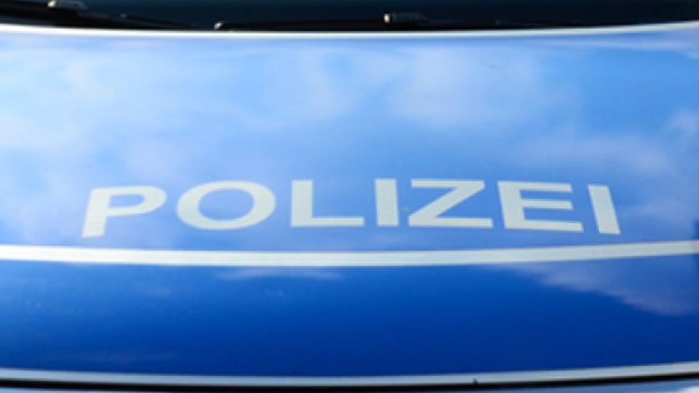 Die Polizei sucht noch unbekannte Täter, die in Weener-Middelstenborgum rund zehn Autos beschädigt haben. © Foto: Archiv