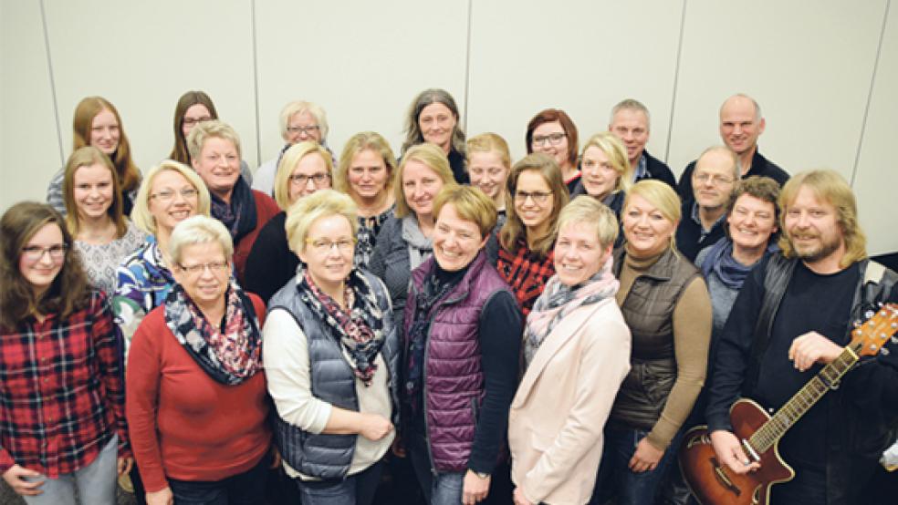 25 Jahre »Cantabiles«: Einige der Sänger und Sängerinnen sind Kinder der ersten Stunde – andere waren bei der Gründung noch gar nicht geboren. Alle gemeinsam freuen sie sich auf das Jubiläumskonzert am 28. Februar. © Foto: Himstedt