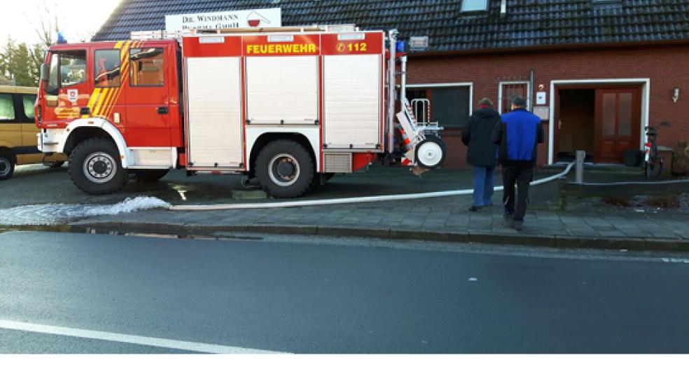 In einem ehemaligen Ladengeschäft in Ihrhove ist es heute Vormittag zu einem Wasserschaden gekommen. Die Feuerwehr war im Einsatz. © Foto: Kreisfeuerwehr 