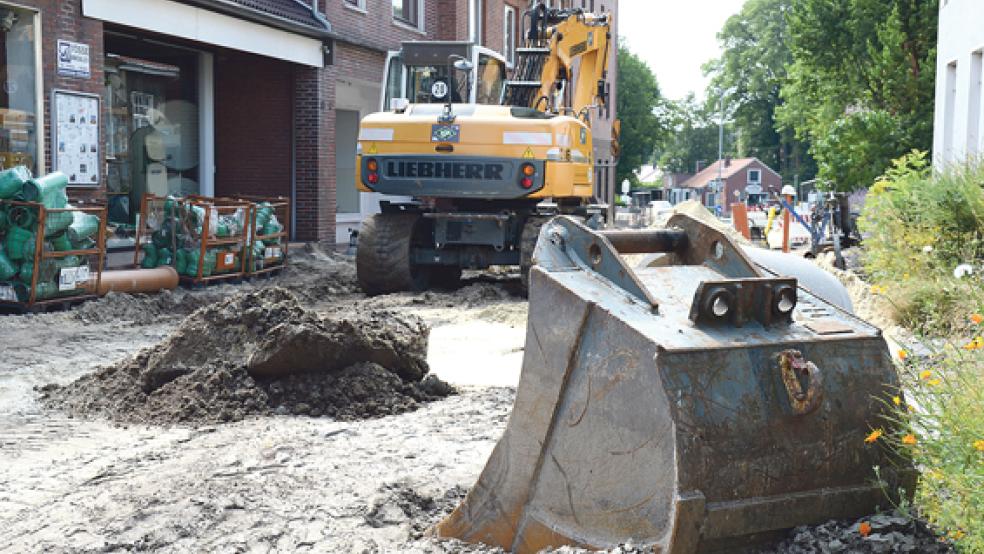 In den Sand gesetzt hat die Stadt Weener im Rahmen des Ermittlungsverfahrens in Sachen »BauBeCon« viel Arbeit und Zeit. Damit verzögerte sich auch die haushaltsrechtliche Abwicklung des Westerstraßen-Ausbaus (Foto). © Archivfoto: Hanken