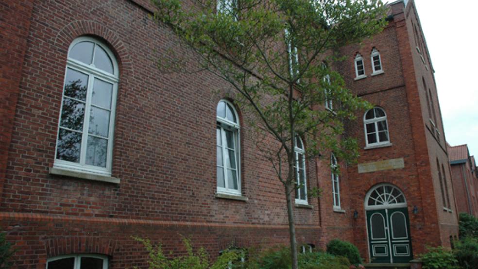 Die Kreisbehörde (Bild) in Leer lässt das Wohnheim in Weener vom Synodalverband betreiben. © Foto: Archiv