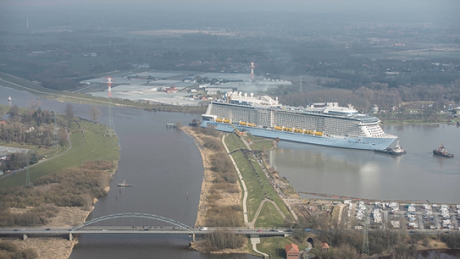 »Ovation« trifft in Eemshaven ein