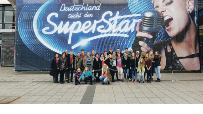 Rheiderländerin singt vor »Pop-Titan«