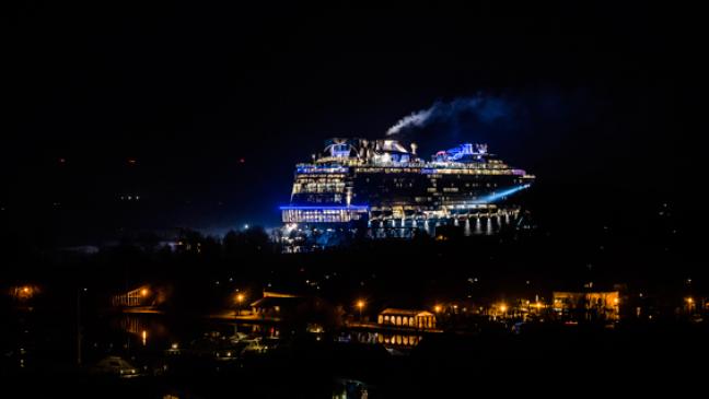 »Ovation« ins Trockendock