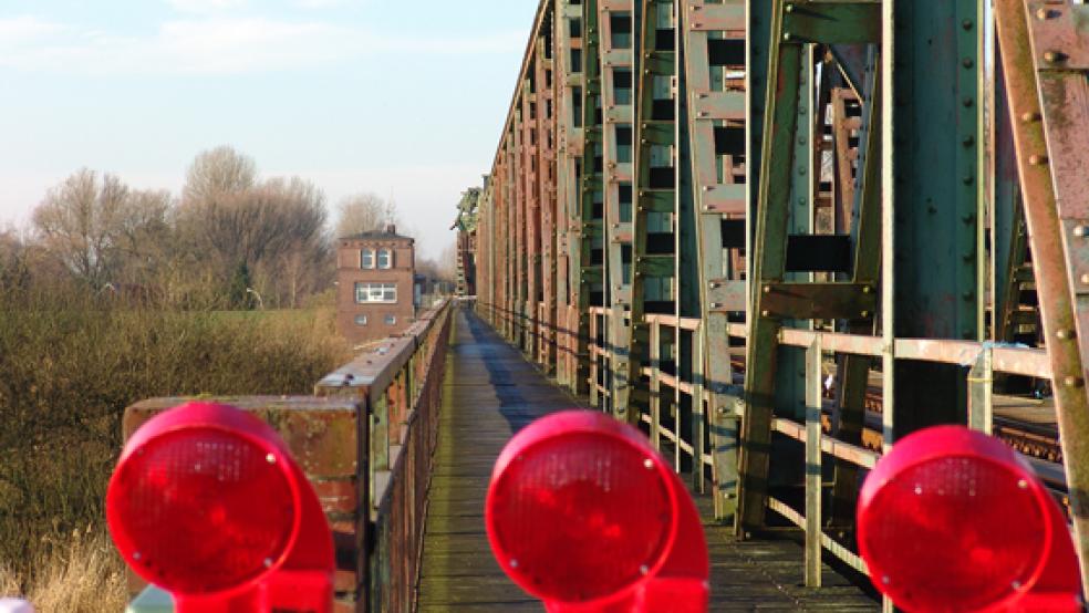 Ein Ersatz für die zerstörte Friesenbrücke würde nach Landkreis-Berechnungen einmalig rund 500.000 Euro kosten. Die laufenden Kosten werden auf 270.000 bis 370.000 Euro pro Jahr geschätzt. © Foto: Boelmann