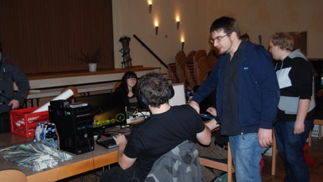 Gemeinsam spielen bis zum Morgengrauen