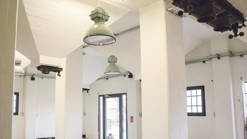 Im Inneren des Silo-Turms (kleines Bild) kommen die Arbeiten voran.  © Fotos: Hanken