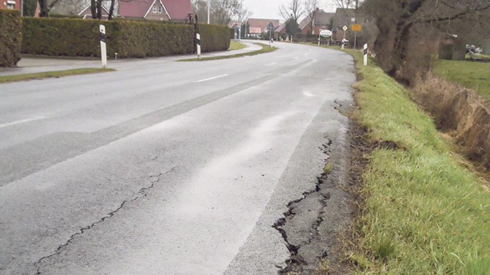 Die Landesstraße 30 zwischen dem Kreisel in Stapelmoor und der Dielerheider Straße weist an vielen Stellen erhebliche Beschädigungen auf. © Foto: SPD-Ortsverein