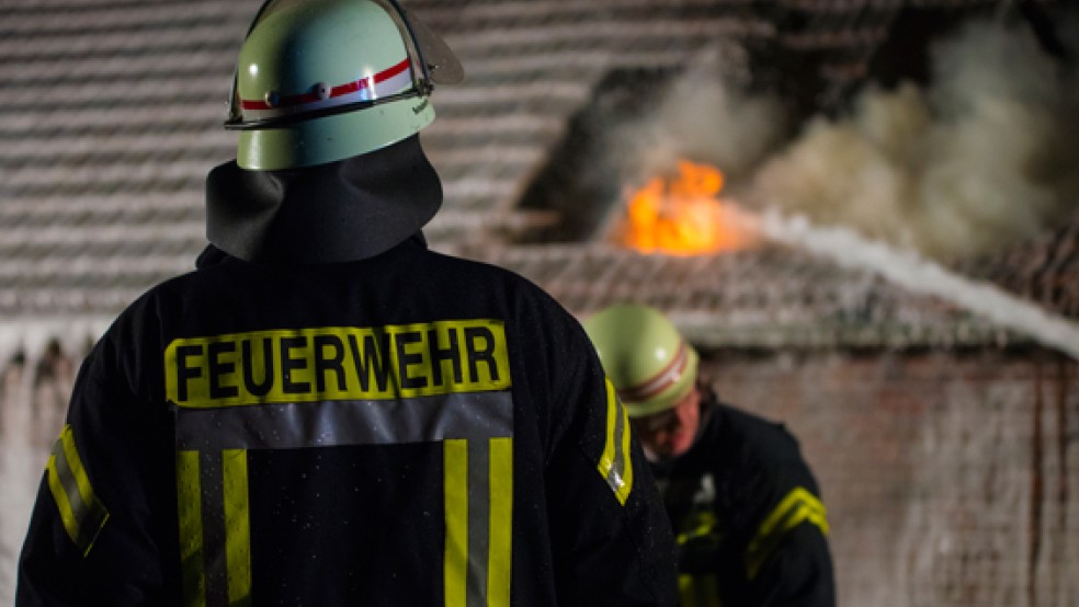 Am Karfreitag musste die Feuerwehr Flachsmeer zu einem Brandeinsatz ausrücken. Die Einsatzkräfte wurden um kurz vor 20 Uhr alarmiert. © Foto: RZ-Archiv