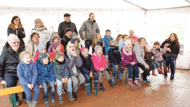 Osterfeuer, Schaumküsse und Kaspertheater