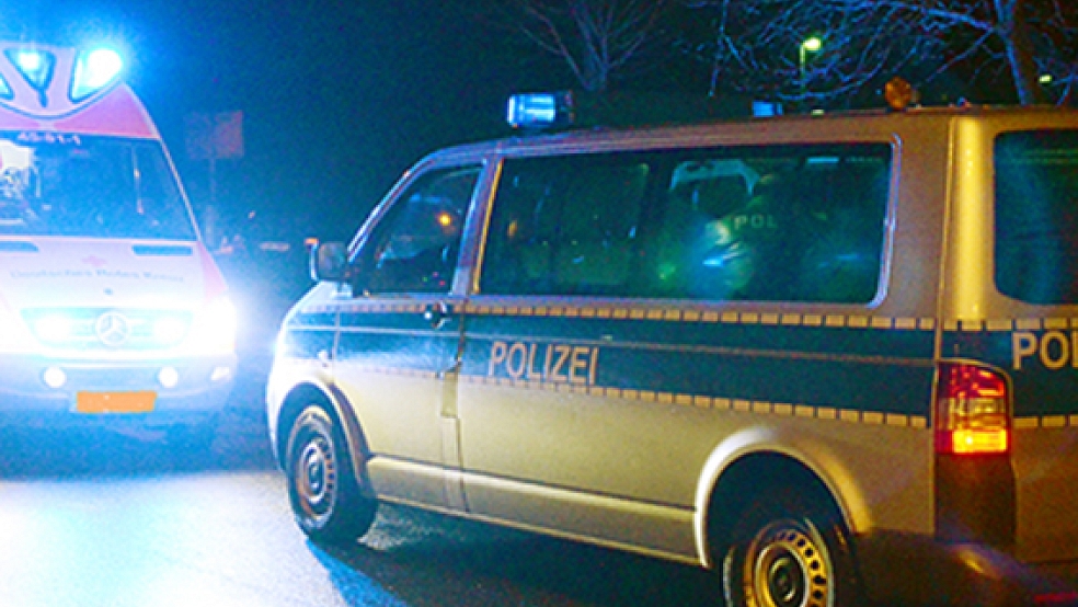 Auf einen stehenden Polizeiwagen fuhr heute ein 81-Jähriger mit seinem Skoda auf. Er wurde leicht verletzt. © Foto:Archiv