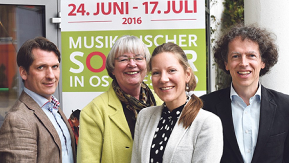 Die Organisatoren des Musikalischen Sommers 2016 stellten das aktuelle Programm vor: (von links) Karsten Gleich, Helga Oldermann, Julia Marie Müller sowie der Künstlerische Leiter des Musikalischen Sommers Iwan König. © Foto: Veranstalter