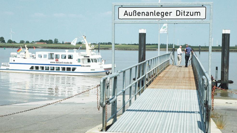 Das Fahrgastschiff »MS Dollard« hat seinen Heimathafen in Ditzum. Am 23. April wird es seinen Winterliegeplatz auf der Werft »Ferus Smit« in Leer verlassen und zu einer »Mini-Emskreuzfahrt« starten. © Archivfoto: Szyska