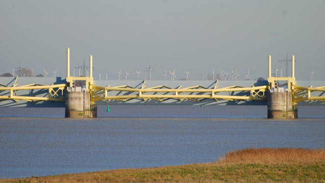 Binnenschiffer missachten Sperrung
