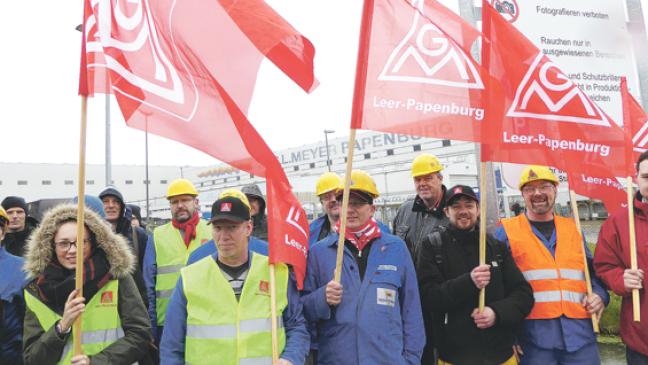 Metaller legen Arbeit nieder