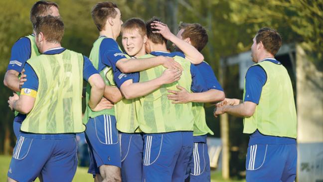 Rassiges Derby geht an Möhlenwarf