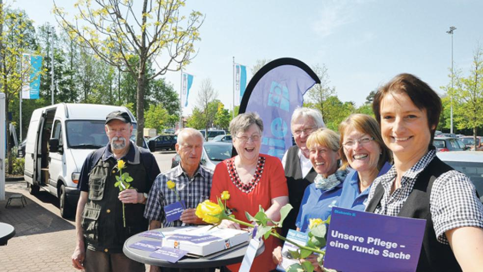 Sprachen über Veränderungen in der Pflege (von links): Paul Marheineke, Hubert Philipp, Ursula Paashaus, Peter Freesemann, Ingrid Kruse, Wilma Nee-Winterboer und Hanna Koenen.  © Foto: Boelmann