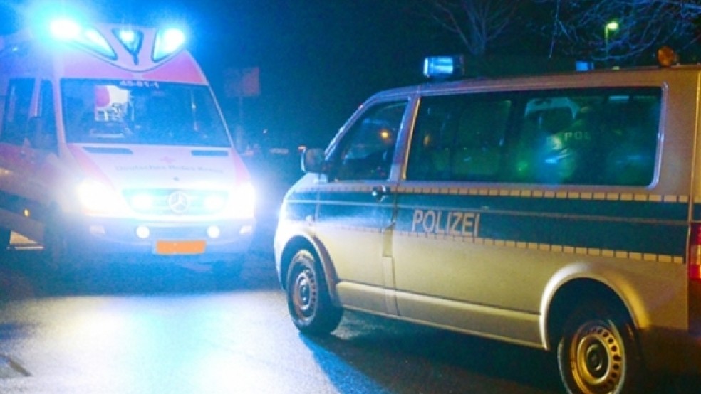 Ein schwerer Verkehrsunfall hat sich am Samstagabend auf der Landstraße zwischen Oldersum und Tergast ereignet. © Foto: RZ-Archiv