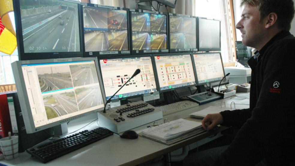 Weil die technischen Anlagen gewartet werden, muss der Emstunnel mehrfach nachts gesperrt werden. © Foto: RZ-Archiv