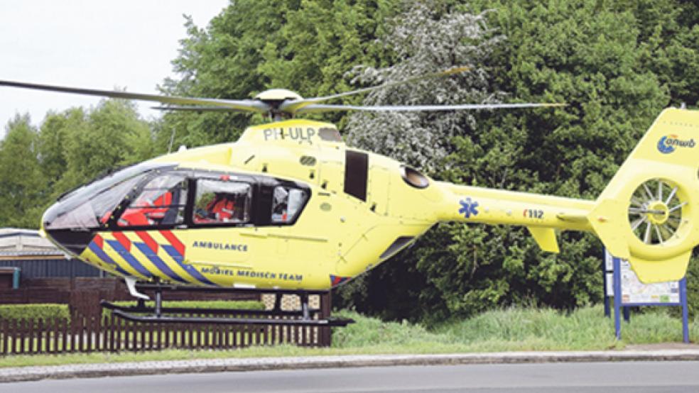 Mit einem Rettungshubschrauber wurde die verletzte Radfahrerin in die Groninger Klinik geflogen. © Foto: Hanken