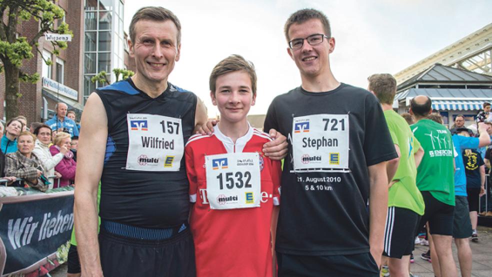 Ein Ossiloop, drei Steenhardts: Wilfried, Matthias und Stephan in Aurich. © Foto: Mentrup