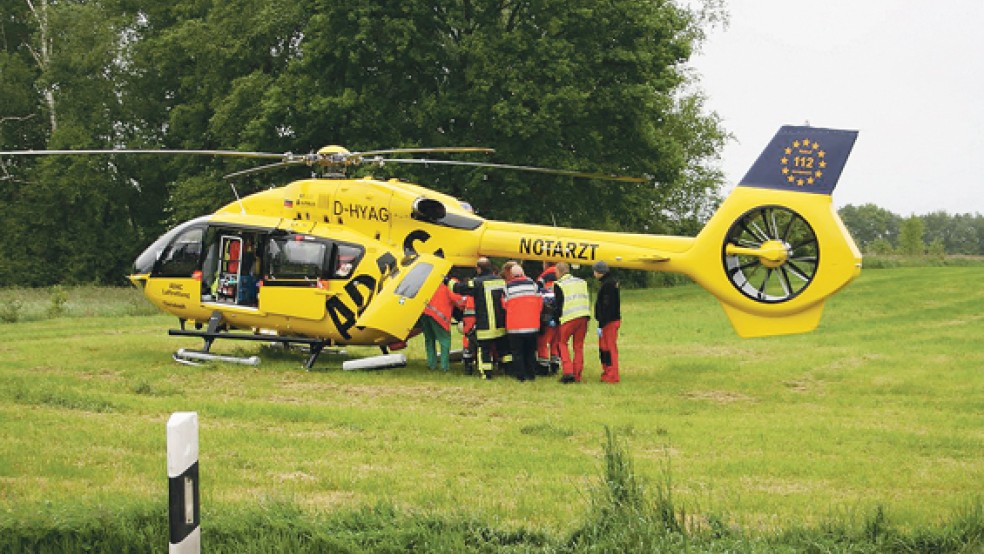 Mit dem Rettungshubschrauber Christoph 26 wurde das Unfallopfer nach Westerstede geflogen. © Foto: Kreisfeuerwehr