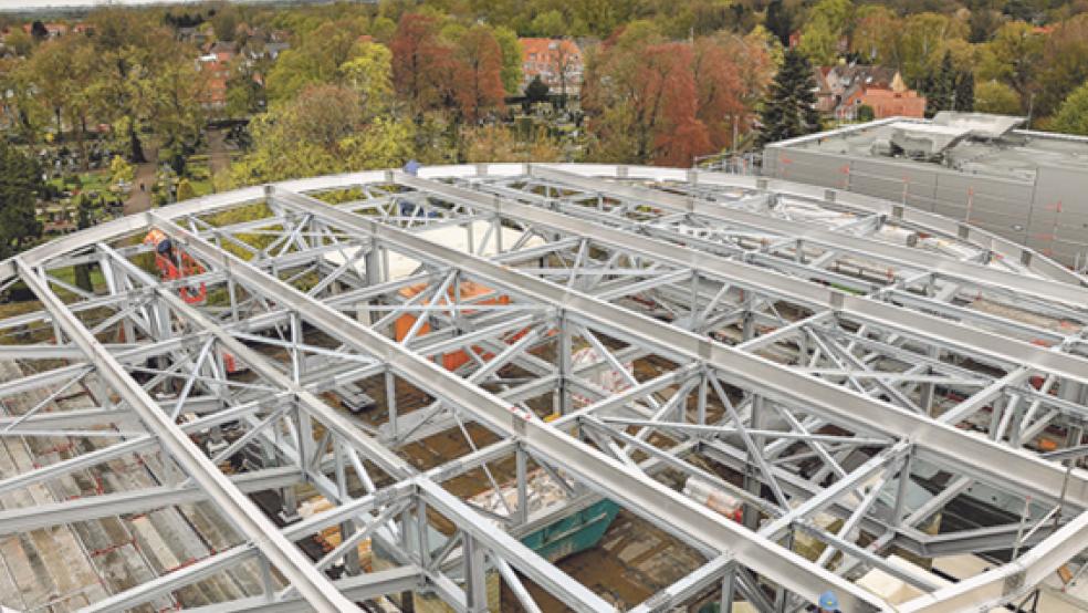 Blick von oben auf die Unterkonstruktion der Plattform für den Hubschrauber. © Foto: Klinikum Leer