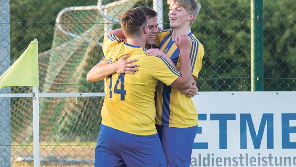 Den Sieg und den Klassenerhalt wollen die Weeneraner Sven Labitzke, Thorben Dirks und Steffen Busemann heute nach dem Spiel gegen Plaggenburg feiern. © Foto: Mentrup