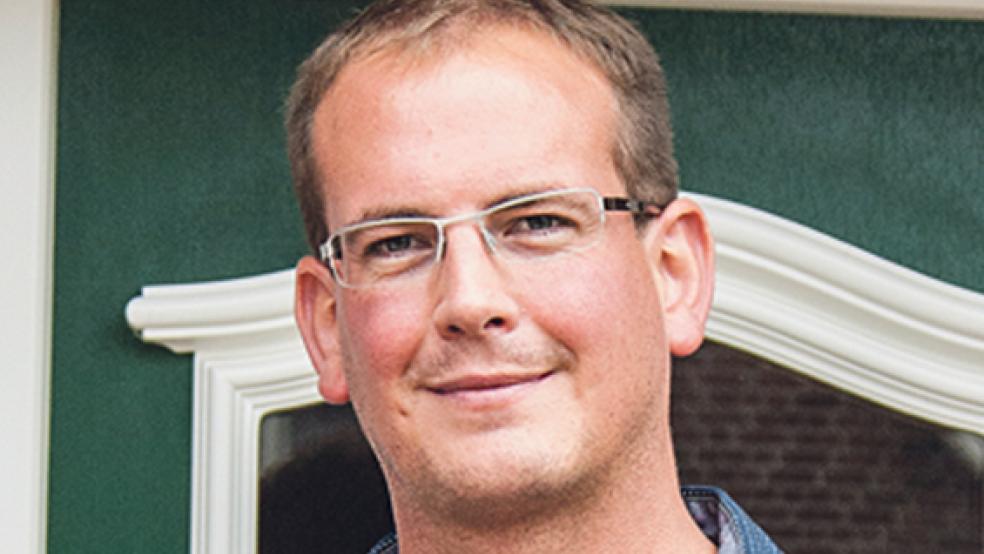 Leitet die Commerzbank-Filiale in Leer: Torsten Dinkela aus Ditzum. © Foto: de Winter