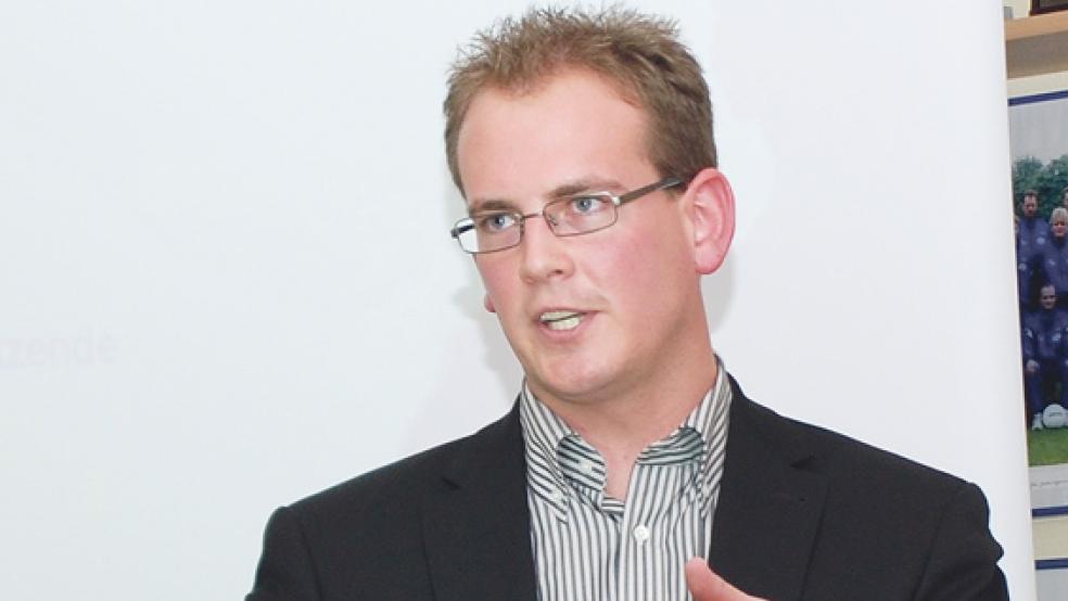 Der 36-jährige Torsten Dinkela ist Ortsvorsteher und Vorsitzender des SPD-Ortsvereins in Ditzum. © Foto: Mentrup
