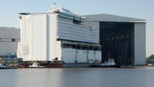 Teil der »Norwegian Joy« ausgedockt