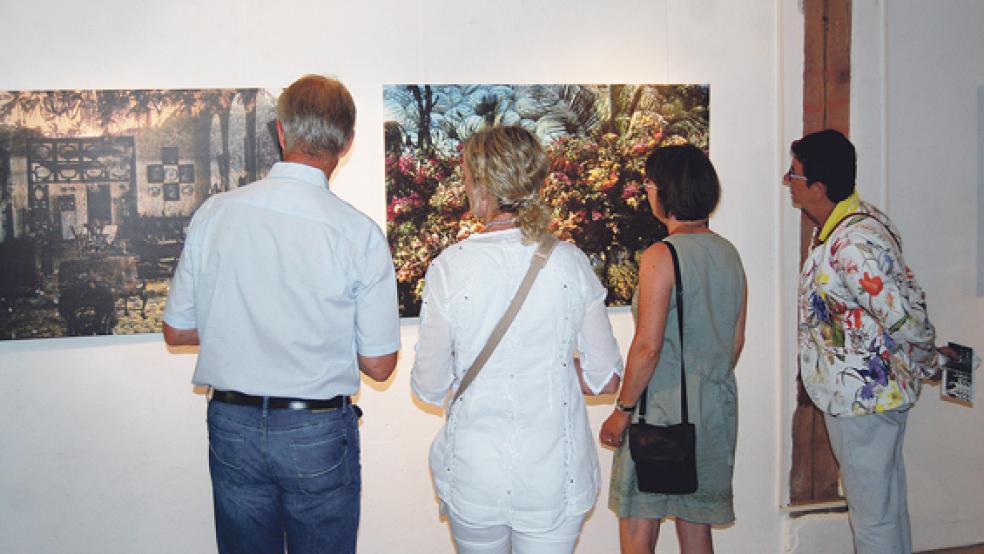 Großformatige Fotokunst stellt Nicolaus Bornhorn noch bis zum August in der Galerie von Ulrich Schnelle Boen aus. © Fotos: Hoegen