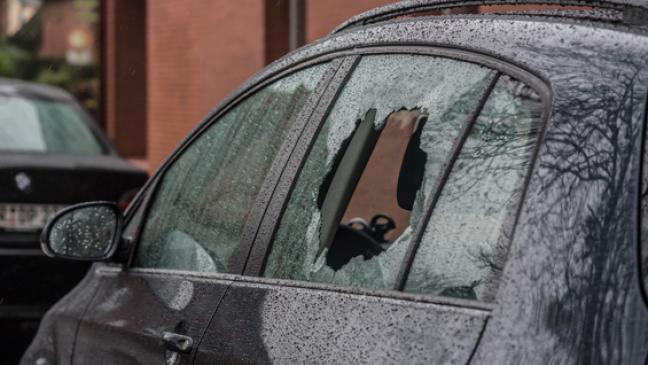 Wertsachen aus acht Autos entwendet