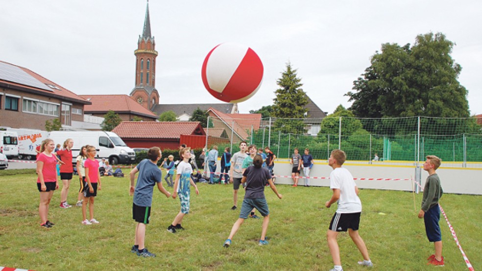 Auf dem Ostfriesischen Kirchentag in Rhauderfehn wurden am Wochenende auch viele Spiele veranstaltet.  © Fotos: Thorweger