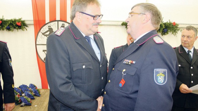 Auszeichnung für Bunder Feuerwehr-Chef