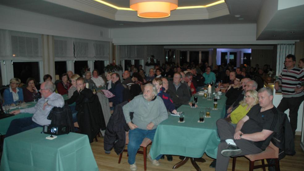 Rappelvoll war der Saal im Hotel-Restaurant »Reiherhorst« in Halte am 1. Dezember, als engagierte Bürger zu einer Informationsveranstaltung über das geplante Sandabbau-Projekt eingeladen hatten. © Foto: Szyska