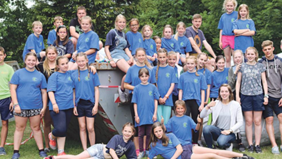 »Deckel-Könige«: Die EC Jungschar-Gruppe Weener holte beim Zeltlager in Großoldendorf die »Sammler-Krone«. © Fotos: privat