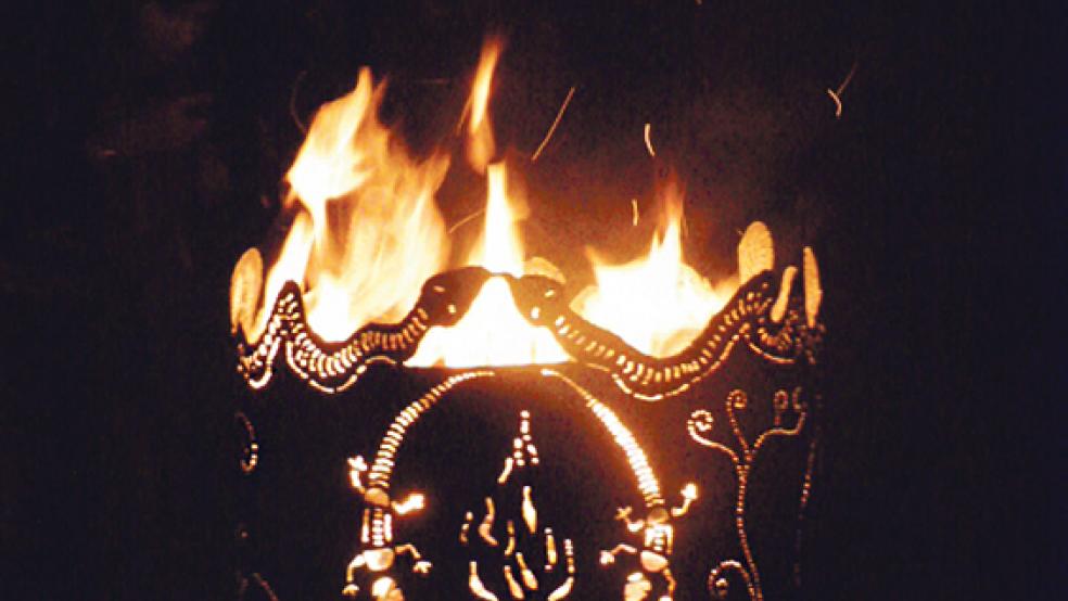 Feuertonnen stellt Gastgeberin Catharina Bockhacker aus. © Foto: privat