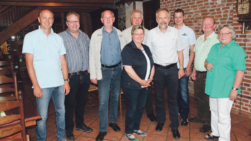 Treten für die CDU in der Gemeinde Bunde an (von links): Detlef Kolthoff, Achim Klinkenborg, Detert Gruis, Ewald Aeissen, Annemarie Tuitjer, Gerhard Janßen, Heiko Berlin, Stefan Kröger und Ina Penon. Auf dem Bild fehlen Maria Frieling, Cornelis Hartkamp und Ewald Klinkenborg. © Foto: CDU