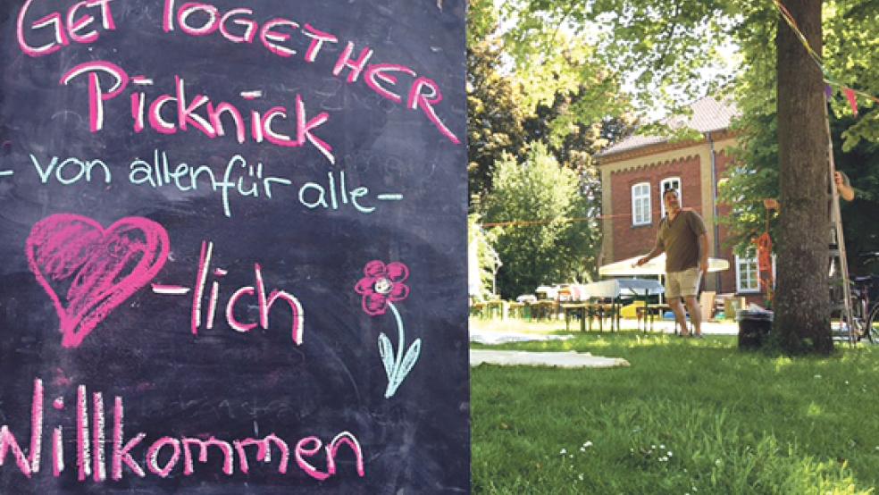 Vor dem Rathaus in Weener lädt die Initiative »Get together« am 9. Juli zum Picknick ein. © Foto: privat