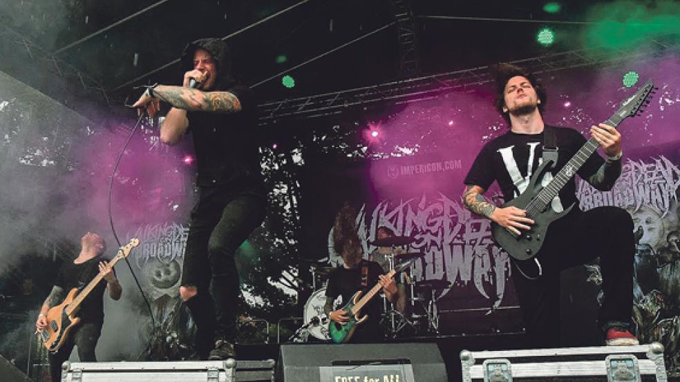 Auf der Bühne sorgte die Band »The Walking Dead on Broadway« für Stimmung.  ©  Foto: Zuidema 