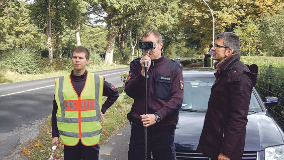 Auch im Rheiderland werden regelmäßig Geschwindigkeitskontrollen durchgeführt.  © Foto: RZ-Archiv