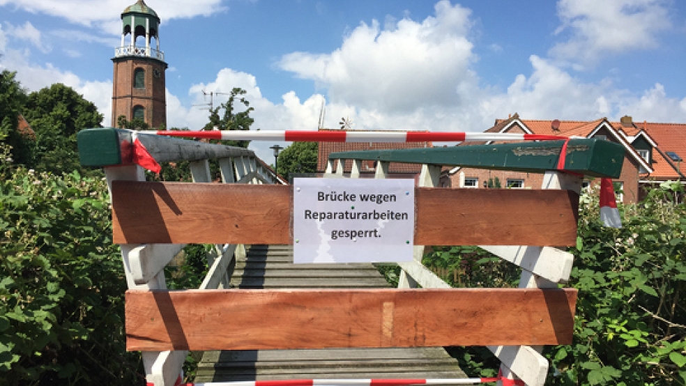 Die Brücke über das Sieltief in Ditzum ist seit rund sechs Wochen gesperrt. © Foto: Lindemann