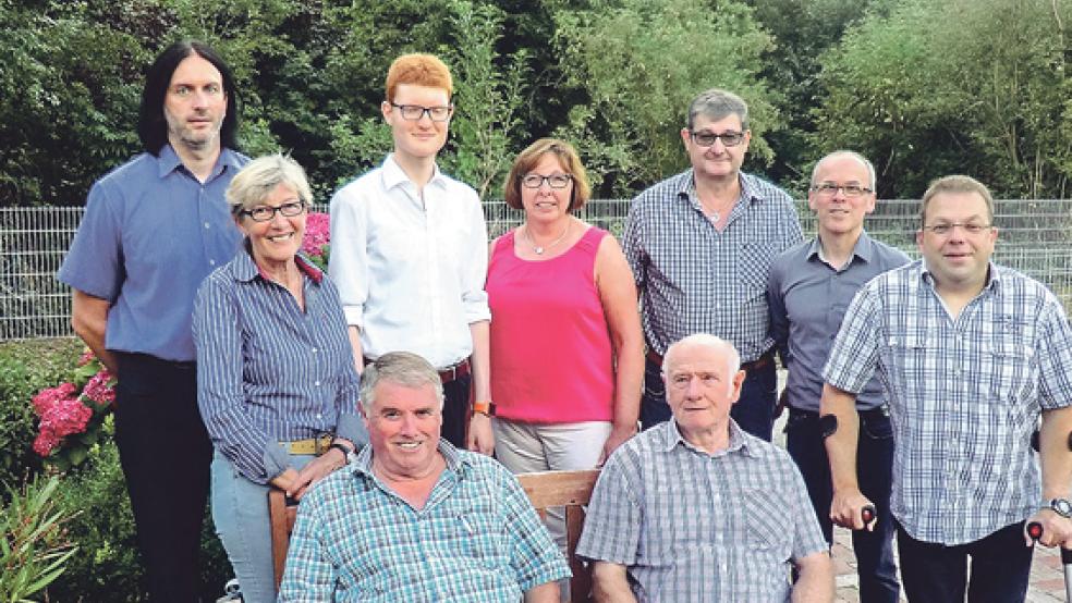 Die Kandidaten der UWG Weener für die Kommunalwahl 2016: (von links) Jürgen Siemens, Gerlind Weber, Jan-Dieter Janssen, Wilko Meijer, Heidi Knoop, Dieter Weber, Axel Bareiß, Andreas Karafotias und Stefan Kuper. © Foto: privat