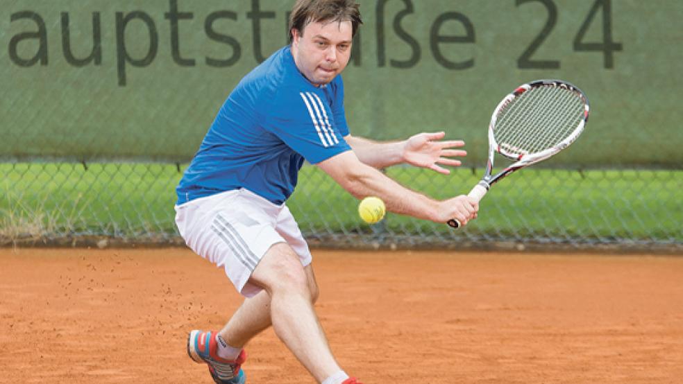 Den Ball im Blick: Holger Harms spielte in Loga ein starkes Turnier. © Foto: Mentrup