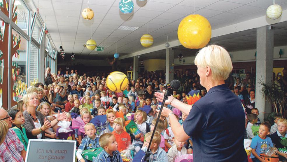 An der Grundschule Weener kann Schulleiterin Annegret Schmidt morgen 68 Erstklässler begrüßen. © Foto: Archiv