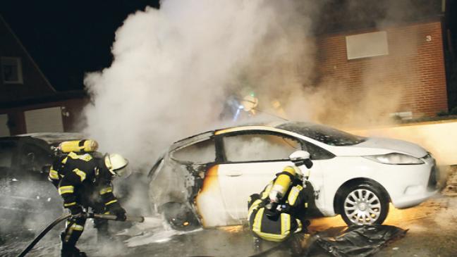 Technischer Defekt löste Autobrände aus