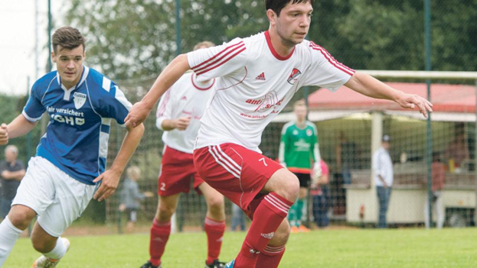 Volle Kraft voraus in Richtung Bezirksliga-Start: Für Dirk Rösing und seine Jemgumer beginnt die Saison mit dem Heimspiel gegen Plaggenburg. © Foto: Mentrup